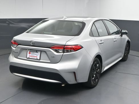 Used 2022 Toyota Corolla LE image 8