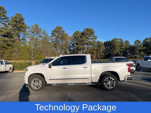 Used 2024 Chevrolet Silverado 1500 High Country w/ Technology Package image 4