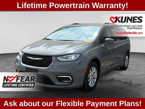 Used 2022 Chrysler Pacifica Touring-L FWD image 4