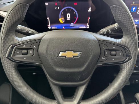 Used 2025 Chevrolet TrailBlazer LT FWD image 17