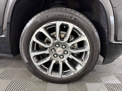 Used 2022 GMC Acadia Denali w/ Denali Ultimate Package image 10