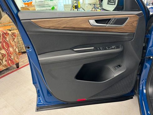 Used 2026 Volkswagen Atlas SE image 13