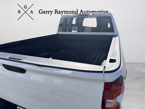 Used 2025 Chevrolet Silverado 2500 Custom w/ Custom Value Package image 8