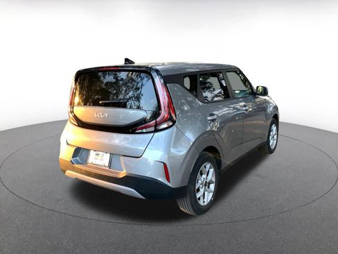Used 2025 Kia Soul LX w/ LX Technology Package image 7