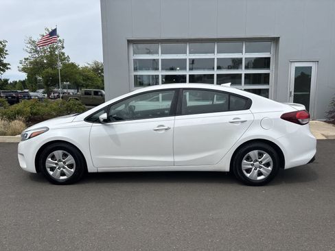 Used 2018 Kia Forte LX w/ LX Popular Package FWD image 2