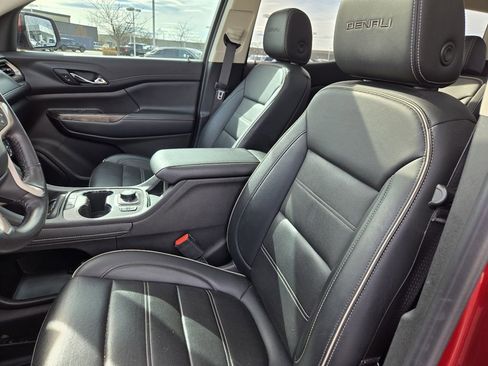 Used 2021 GMC Acadia Denali w/ GMC Pro Grade Package image 2