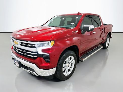 Used 2025 Chevrolet Silverado 1500 LTZ image 3