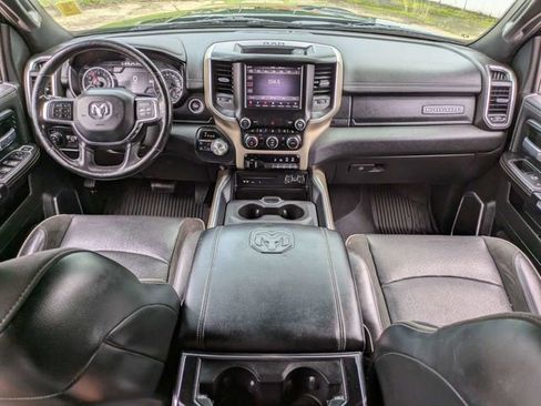 Used 2019 RAM 2500 Laramie w/ Black Appearance Package AWD/4WD image 15