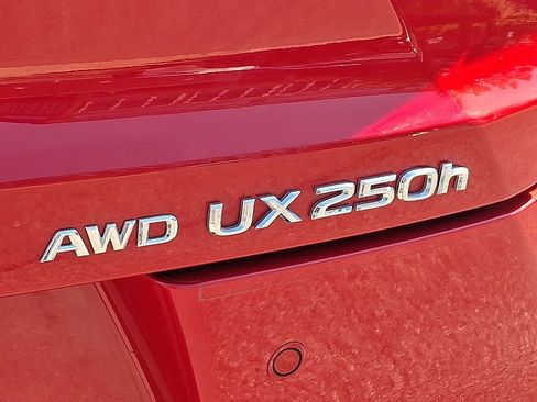 Certified 2023 Lexus UX 250h AWD w/ Accessory Package (Z2) image 31