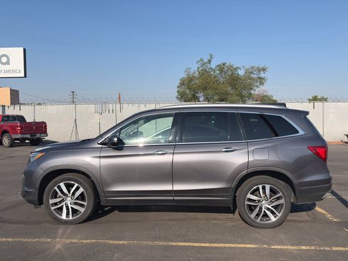 Used 2017 Honda Pilot Touring image 4