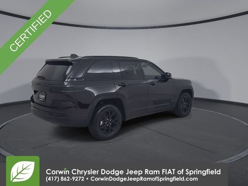 Used 2024 Jeep Grand Cherokee Altitude AWD/4WD image 15