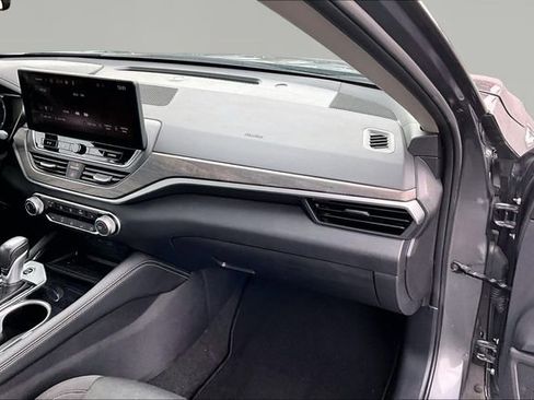 Used 2024 Nissan Altima 2.5 SV w/ SV Premium Package image 18