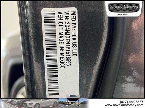 Used 2023 Jeep Compass Latitude AWD/4WD image 21