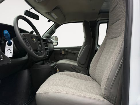 New 2026 Chevrolet Express 2500 image 9