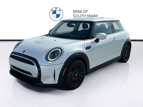 Used 2024 MINI Cooper 2-Door Hardtop FWD image 3