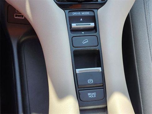 Used 2024 Honda HR-V LX image 23