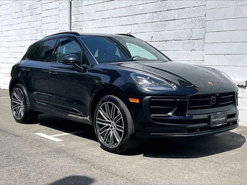 Certified 2025 Porsche Macan AWD/4WD image 7