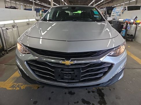 Used 2020 Chevrolet Malibu LT FWD image 2