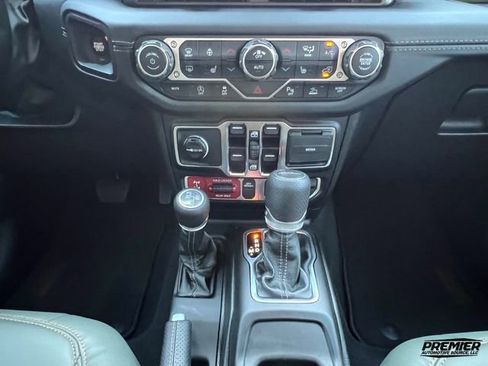 Used 2025 Jeep Gladiator Mojave image 57