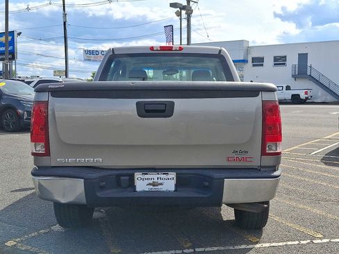 Used 2007 GMC Sierra 1500 W/T AWD/4WD image 6