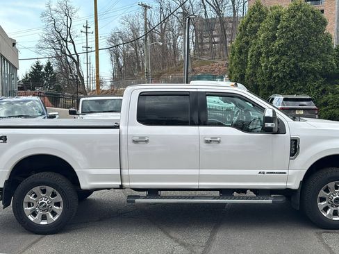 Used 2019 Ford F250 Lariat w/ Lariat Ultimate Package image 3