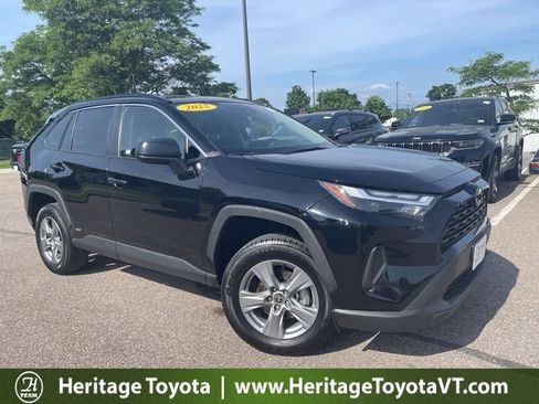 Used 2025 Toyota RAV4 LE AWD/4WD image 1