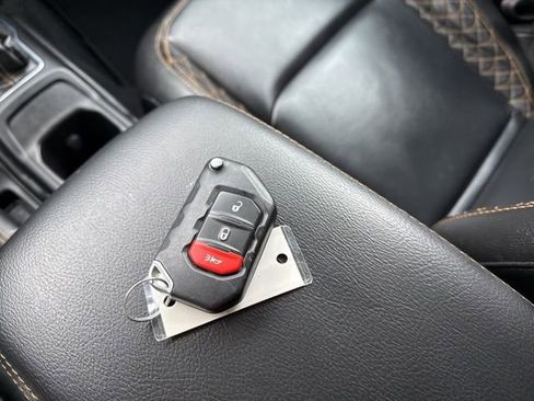 Used 2023 Jeep Gladiator Overland image 31