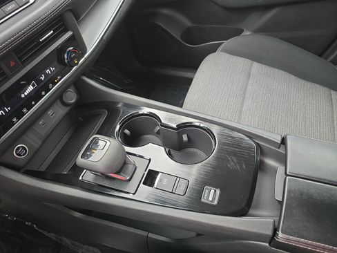 Certified 2023 Nissan Rogue SV FWD image 23