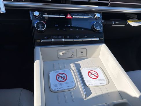 New 2026 Hyundai Santa Fe SE image 31