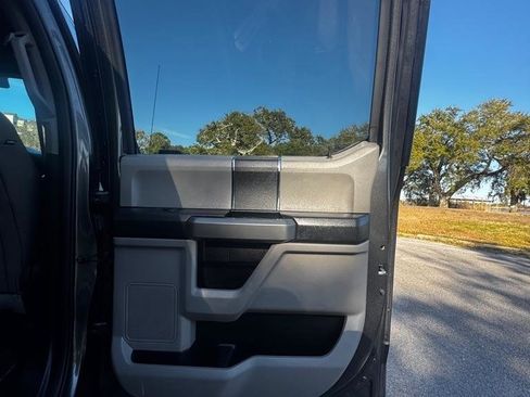 Used 2017 Ford F150 XLT image 16