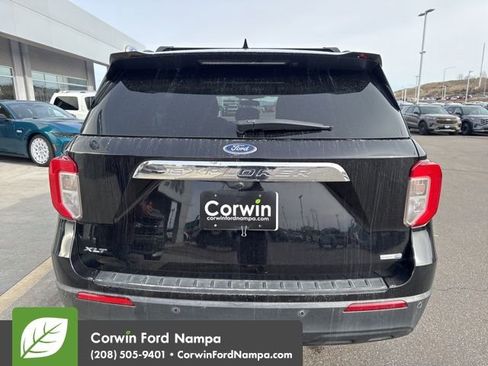 Used 2020 Ford Explorer XLT image 5
