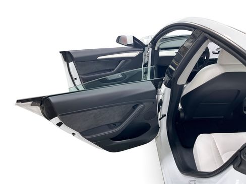 Certified 2023 Tesla Model 3 Performance AWD/4WD image 10