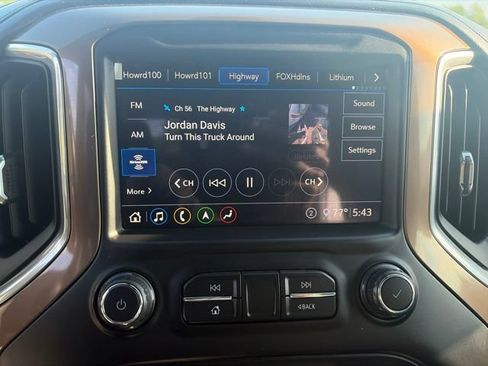 Used 2020 Chevrolet Silverado 2500 High Country w/ Technology Package AWD/4WD image 20