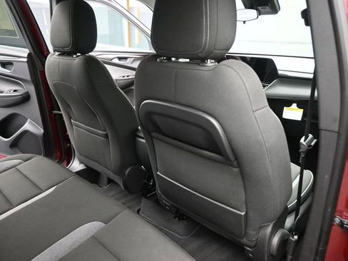 Used 2025 Chevrolet TrailBlazer LT image 16