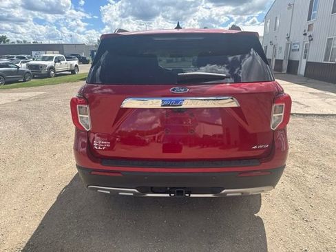 Used 2021 Ford Explorer XLT w/ Equipment Group 202A AWD/4WD image 11