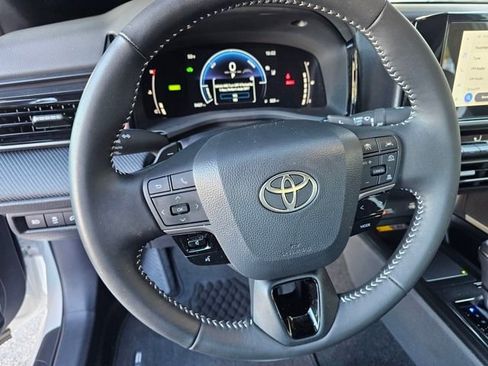 Used 2026 Toyota Camry SE FWD image 31
