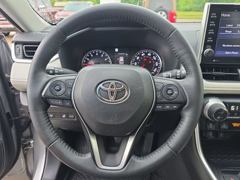 Used 2022 Toyota RAV4 XLE w/ Convenience Package AWD/4WD image 12