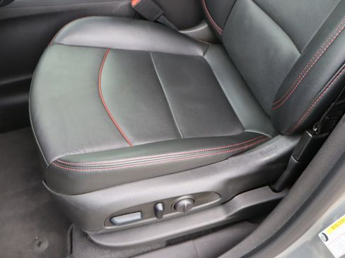 Used 2024 Chevrolet Equinox RS w/ RS Leather Package image 17