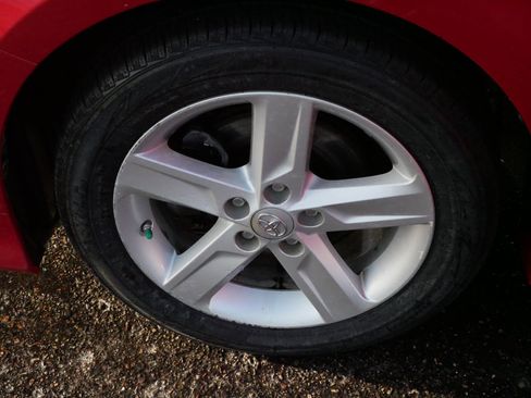 Used 2012 Toyota Camry SE w/ Convenience Pkg image 15