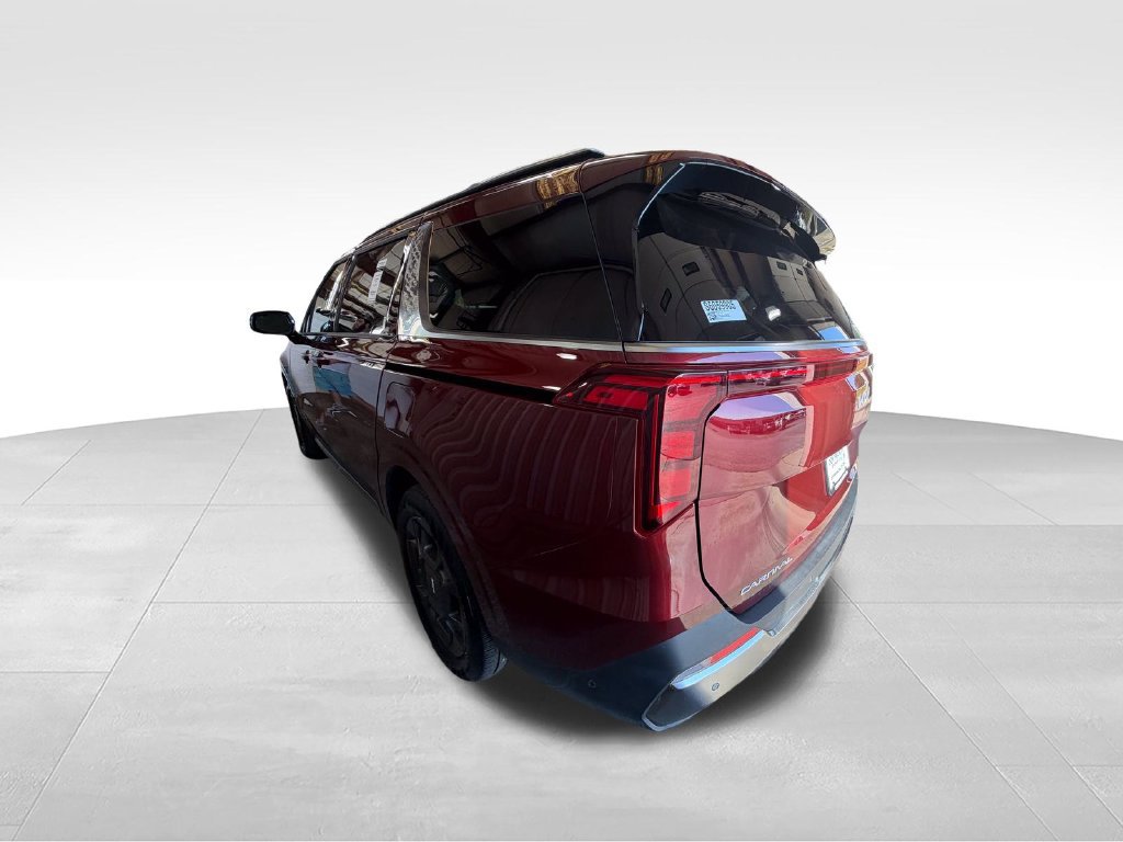 Used 2025 Kia Carnival SX FWD image 3