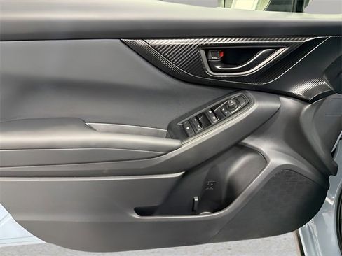 Certified 2023 Subaru Crosstrek 2.0i image 9