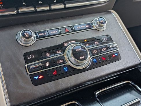 Used 2020 Lincoln Aviator Reserve w/ Equipment Group 201A image 23