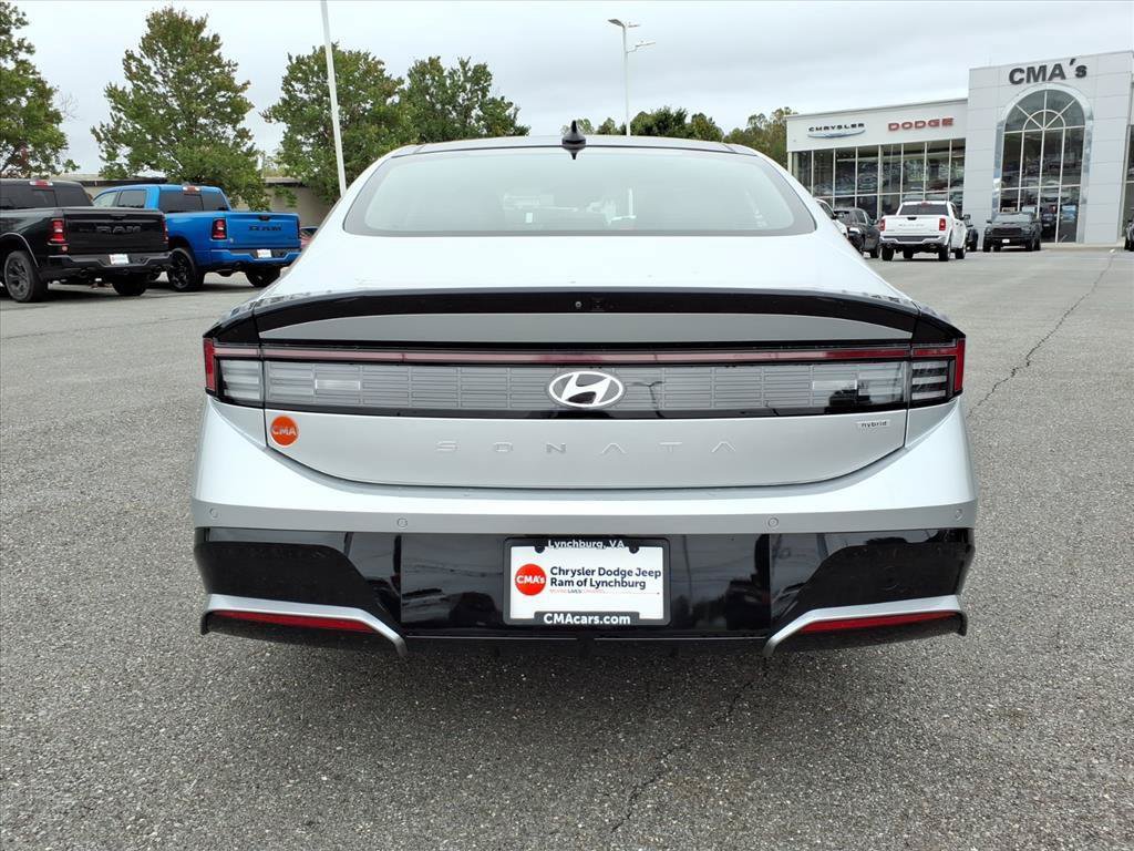 Used 2025 Hyundai Sonata Limited FWD image 5
