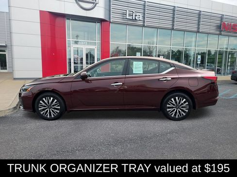 Certified 2024 Nissan Altima 2.5 SV w/ SV Premium Package AWD/4WD image 7