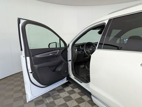 Certified 2023 Cadillac XT6 Luxury AWD/4WD image 13