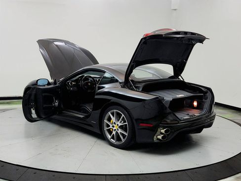 Used 2010 Ferrari California RWD image 12