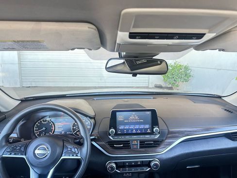 Used 2024 Nissan Altima 2.5 SV image 33