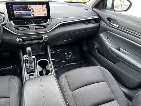 Used 2024 Nissan Altima 2.5 SV w/ SV Premium Package image 23