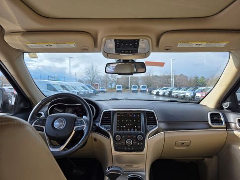 Used 2014 Jeep Grand Cherokee Limited w/ Luxury Group II image 11
