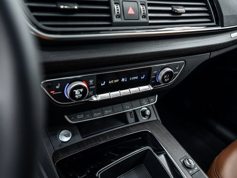 Certified 2023 Audi Q5 2.0T Premium w/ Convenience Package AWD/4WD image 10